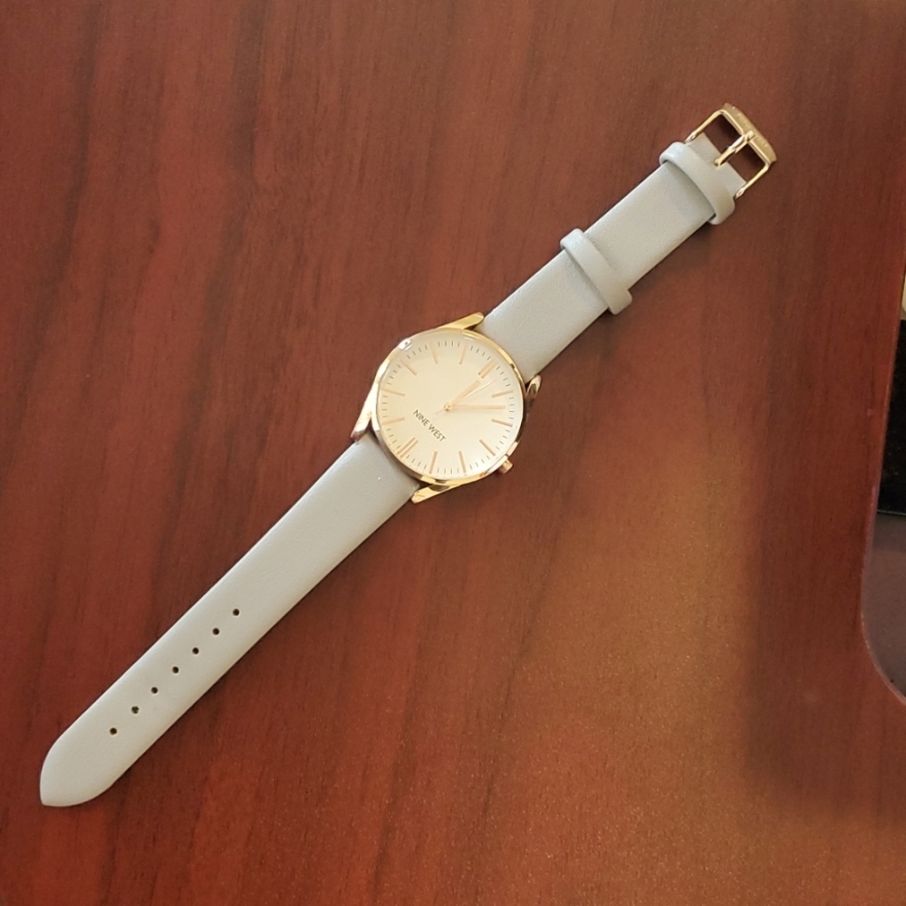 Nine West watch. Gray and rose gold.